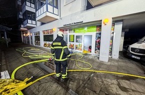 Feuerwehr Iserlohn: FW-MK: Nächtlicher Brand in einem Einzelhandelsgeschäft