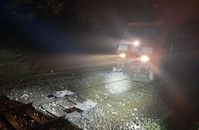 Bundespolizeiinspektion Magdeburg: BPOLI MD: Rasenmäher und Betonteile im Gleis: Zeugenaufruf der Bundespolizei
