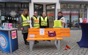 Polizeiinspektion Hameln-Pyrmont/Holzminden: POL-HM: "Kein Platz für häusliche Gewalt" - Polizei klärt gemeinsam mit Landkreis zum "Orange Day" über häusliche Gewalt auf