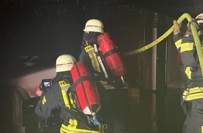 Feuerwehr und Rettungsdienst Bonn: FW-BN: Kleinbrand in Tiefgarage sorgt für Verrauchung von drei Tiefgaragenebenen
