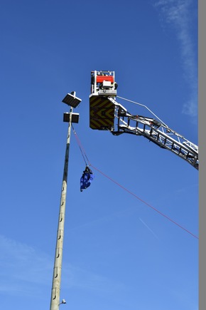 FW Wenden: Jahresabschlussübung der Feuerwehr Wenden