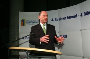 Deutscher Feuerwehrverband e. V. (DFV): Tiefensee: Führerschein-Ausnahme für Feuerwehr / Bundesminister lädt Feuerwehrverband zu "Rundem Tisch" für Umsetzung