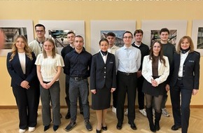 Hauptzollamt M&uuml;nchen: HZA-M: Berufseinsteiger beim Hauptzollamt M&uuml;nchen- Jetzt Karriere beim Zoll starten!