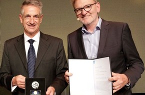 VDI Verein Deutscher Ingenieure e.V.: Höhn erhält Grashof-Denkmünze des VDI
