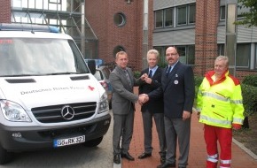 Polizeidirektion Göttingen: POL-GOE: (590/2011) Polizeipräsident Kruse übergibt Kommandowagen der Medizinischen Task Force (MTF) an das Deutsche Rote Kreuz (DRK) in Göttingen