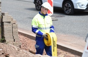 Westconnect GmbH: Spatenstich f&uuml;r Glasfaserausbau in Niederzissen