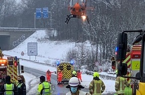 Feuerwehr Ratingen: FW Ratingen: BAB 3: Verkehrsunfall mit 6 Verletzten