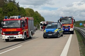 Feuerwehr Dresden: FW Dresden: Brand in einem Wohngebäude & Verkehrsunfall auf der BAB 4