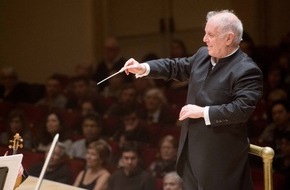 3sat: Gedenkkonzert 75 Jahre Kriegsende: 3sat zeigt das Gedenkkonzert der Staatskapelle Berlin unter der Leitung von Daniel Barenboim aus der Berliner Staatsoper