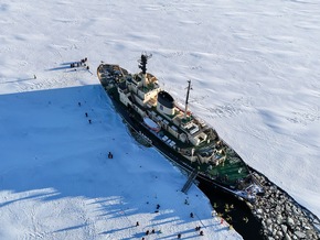 Von Survival-Camp in der Karibik bis Eisbrecherfahrt: Vier Reisetipps f&uuml;r unkonventionelle Flitterwochen