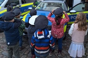 Polizeidirektion Lübeck: POL-HL: Lübeck - 2. Polizeirevier / Vorschulkinder zu Besuch bei der Polizei