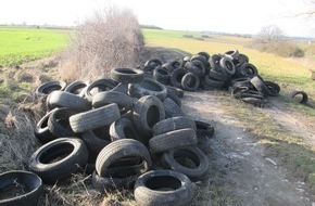 Polizeipräsidium Nordhessen - Kassel: POL-KS: Etwa 300 Altreifen illegal im Feld bei Wolfhagen entsorgt: Kripo ermittelt wegen Umweltstraftat und bittet um Hinweise