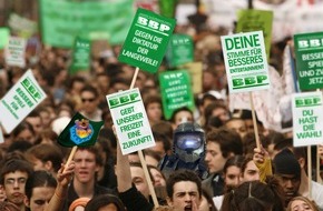 Microsoft Deutschland GmbH: Xbox 360 startet mit virtueller Partei ins Weihnachtsgeschäft / Biggest Blockbuster Party (BBP) macht sich stark für besseres Entertainment in Deutschland