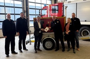 Kreisfeuerwehr Oldenburg: FW-OLL: Landkreis Oldenburg rüstet Katastrophenschutz mit neuen Notstromanhängern auf