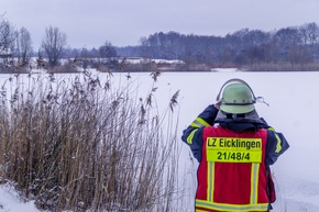 FW Flotwedel: Schwan droht auf Kiesteich festzustecken / Ortsfeuerwehr Eicklingen rückt zur Rettung aus