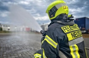 Feuerwehr Neuss: FW-NE: Feuerwehr verhindert Hallenbrand | LKW brennt in Werkstatt im Hafen