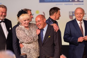 Ornella Muti, Peter Kraus, Cornelia Froboess und Christoph Daum erhalten Goldene Sonne 2024