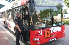 Polizeiinspektion Nienburg / Schaumburg: POL-NI: Polizei führt Schulbuskontrollen durch -Bild im Download-