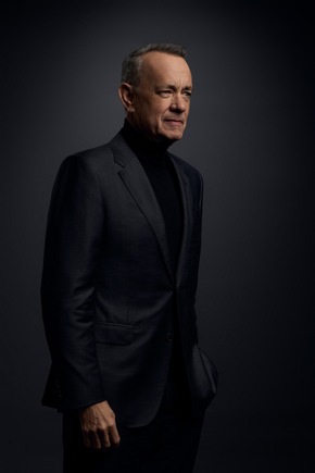 Die deutsche Stimme von Tom Hanks: Joachim Tennstedt &uuml;ber seine Arbeit an der Doku-Serie &bdquo;Der Zweite Weltkrieg mit Tom Hanks&ldquo;