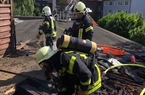 Feuerwehr Gelsenkirchen: FW-GE: Brand einer Dachterrasse in Ückendorf