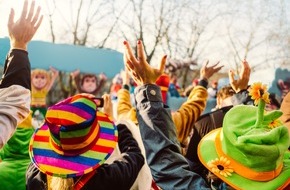 ADAC Hessen-Th&uuml;ringen e.V.: Alkohol und Monsterf&uuml;&szlig;e bleiben vom Steuer fern / Der ADAC gibt Tipps zur &bdquo;f&uuml;nften Jahreszeit&ldquo;