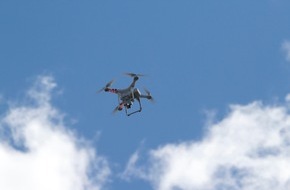 Zurich Gruppe Deutschland: Sicher fliegen - Tipps für alle Drohnenpiloten: Was es zu beachten gilt