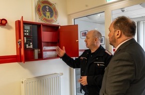 Landesfeuerwehrverband Schleswig-Holstein: FW-LFVSH: Nach Bränden in Feuerwehrhäusern: Handlungsempfehlung "Brandschutz in Feuerwehrhäusern" offiziell vorgestellt