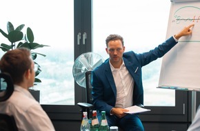 FAIRFAMILY GmbH: Mobbing am Arbeitsplatz: Experte von FAIRFAMILY verrät, was die Ursachen sind und wie sich das Problem dauerhaft lösen lässt