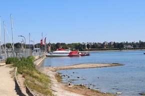FW Konstanz: Schiffsunfall am Konstanzer Hafen