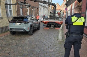 Polizeiinspektion Stade: POL-STD: Parksituation rund um den Stader Fischmarkt - rücksichtslose Autofahrer blockieren immer wieder die Straßen