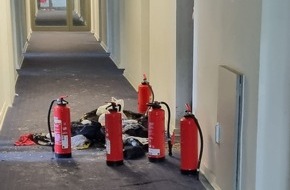 Feuerwehr und Rettungsdienst Bonn: FW-BN: Brand in Flüchtlingsunterkunft