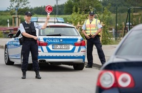Bundespolizeidirektion Sankt Augustin: BPOL NRW: Bundespolizei stellt Schleuser mit gefälschten Führerschein