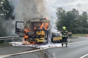 Kreispolizeibehörde Olpe: POL-OE: Abschleppfahrzeug brennt aus