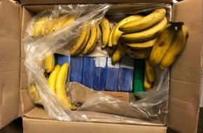 Polizei Hagen: POL-HA: Mehrere Kilo Kokain in Bananenkiste gefunden - Fehlgeleitete Sendung erreicht gemeinnützige Hilfsorganisation in Attendorn