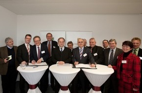 IMG - Investitions- und Marketinggesellschaft Sachsen-Anhalt mbH: IMG unterzeichnet Kooperationsvereinbarungen / Haseloff: Land und Branchennetzwerke bündeln Kräfte im internationalen Standortmarketing