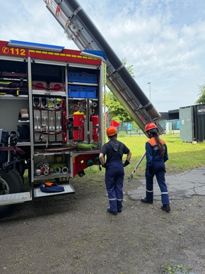 FW-EN: Jugendflamme erfolgreich abgenommen: 140 Nachwuchskräfte zeigen ihr Können in Hattingen