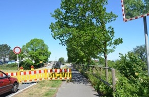 Kreispolizeibehörde Herford: POL-HF: Verkehrsunfall mit Personenschaden - Beton-Schildkröten-Poller auf Radweg geschoben - bitte kreisweit veröffentlichen