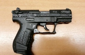 Bundespolizeidirektion Berlin: BPOLD-B: Mann mit Waffe in S-Bahn beobachtet