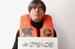 SOS Humanity e.V.: Jogi L&ouml;w setzt Zeichen f&uuml;r zivile Seenotrettung / Kampagne f&uuml;r neues Rettungsschiff von SOS Humanity im Mittelmeer
