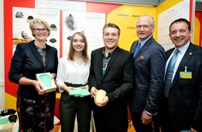 Stiftung Jugend forscht e.V.: Bundesbildungsministerin Karliczek ehrt die Jugend forscht Sieger 2018