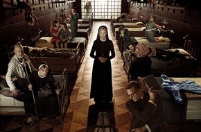 sixx: Gänsehaut garantiert: Die zweite Staffel "American Horror Story" mit Jessica Lange, Adam Levine und Franka Potente ab 26. September 2013 als Deutschland-Premiere auf sixx (BILD)