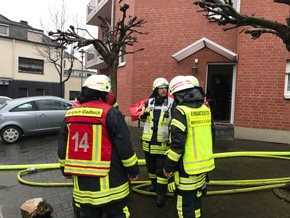 FW-GL: Wohnungsbrand mit Menschenrettung in Bergisch Gladbach - Hebborn