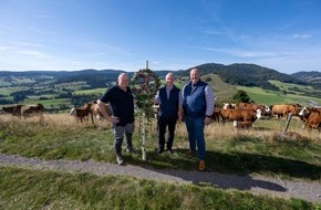 Edeka Südwest: Presse-Information: Erfolgreiche Kooperation - 30 Jahre Schwarzwald Bio-Weiderind