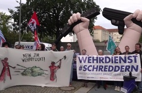 „exactly“ und „Fakt ist!“ über das neue Wehrdienstgesetz und die Wehrpflicht-Debatte