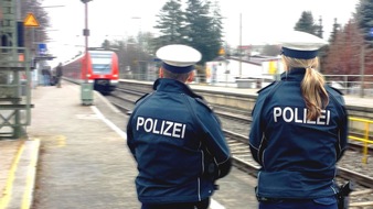 Bundespolizeidirektion München: Bundespolizeidirektion München: Tragischer Personenunfall / 20-Jähriger am S-Bahnhaltepunkt verunglückt und schwerstverletzt - Bundespolizei sucht Zeugen