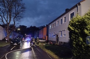 Feuerwehr Dortmund: FW-DO: 07.11.2021 - Feuer in Dortmund-Huckarde Brand in einem Mehrfamilienhaus