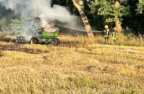 Kreisfeuerwehr Rotenburg (Wümme): FW-ROW: Brennt Strohpresse auf Feld