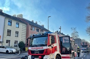 Feuerwehr Neuss: FW-NE: Ausgedehnter Zimmerbrand auf der Kölner Straße | Eine Person verstorben