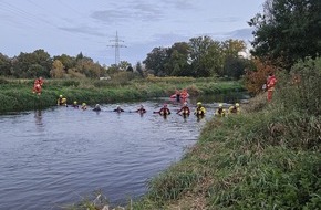 Polizeiinspektion Lüneburg/Lüchow-Dannenberg/Uelzen: POL-LG: Bildmaterial -> Update verschwundener Student: Leichnam eines jungen Mannes in der Ilmenau entdeckt ++ Einsatzkräfte der DLRG stellen bei erneuter Suche leblosen Körper in der ...