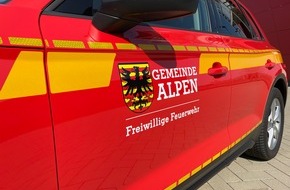 Freiwillige Feuerwehr Alpen: FW Alpen: Verkehrsunfall A57 - PKW überschlägt sich
